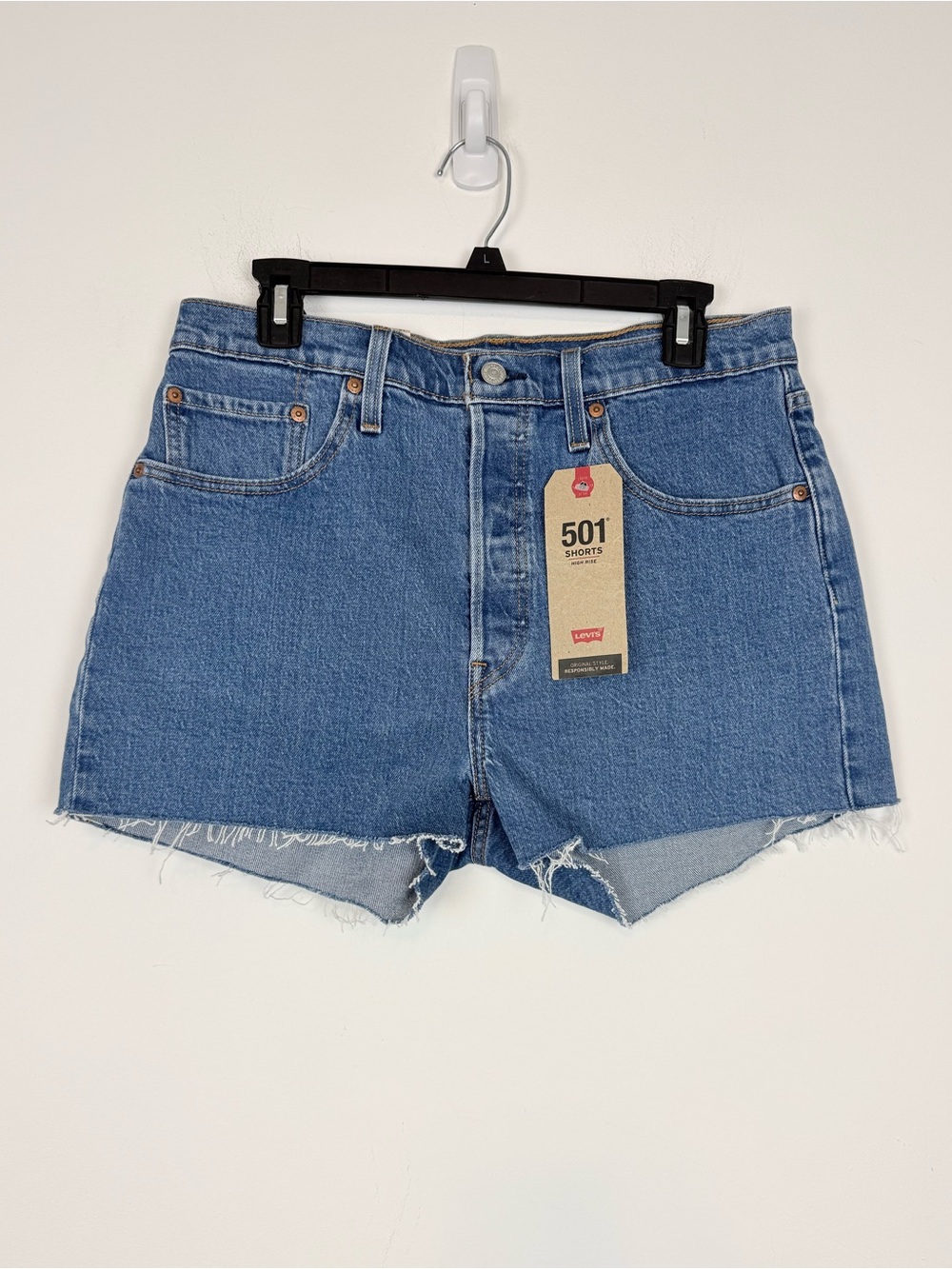Levi's Women's 501 High Rise Buttonfly Cut Off Jean Shorts. Size 31. NWT